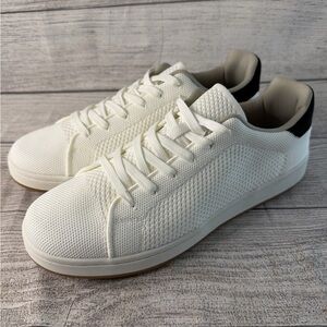 Classic White Men's Sneakers Uofeiy Men’s Size 10/43 Tennis Shoe Brand New